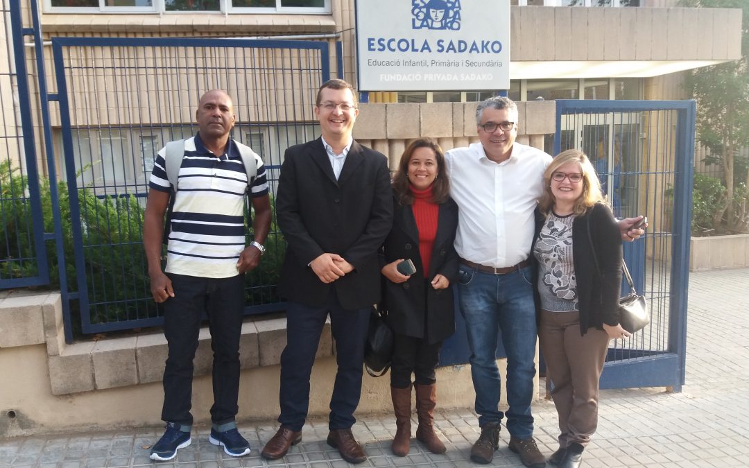 Experiências educacionais em Barcelona são visitadas pela equipe  do IA e da SEC-Bahia