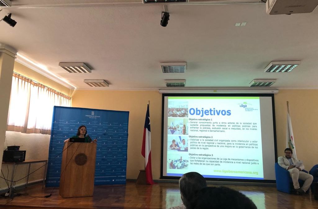 Francis Valverde, vice-presidenta de La Liga Iberoamericana presente en el Seminario :»Desafíos y tensiones entre ONG y Estado en la gestión de Servicios Sociales» Chile.