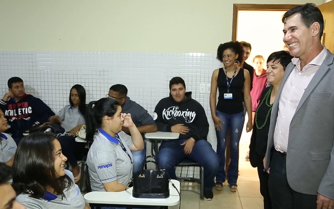 Entrevista de Núria Valls y Valdinei Valerio, presidenta y vicepresidente de La Liga, con jóvenes del programa Joven Aprendiz de Brasil